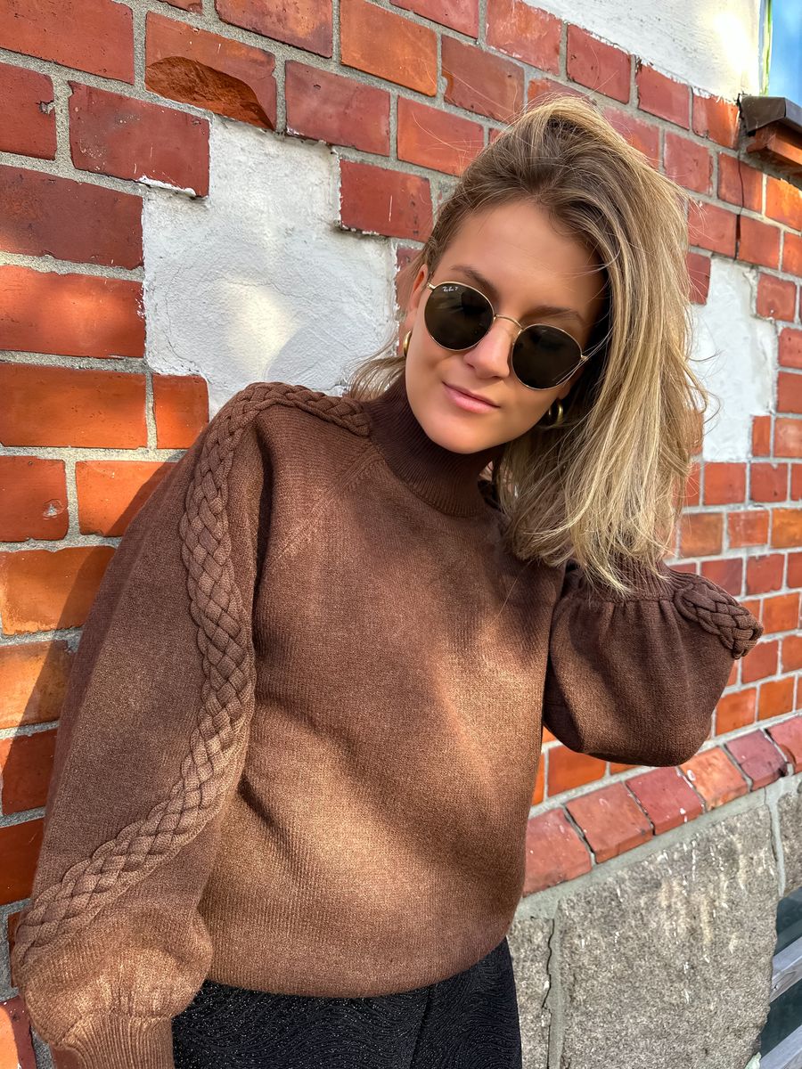 Vera High Neck Knit Minus