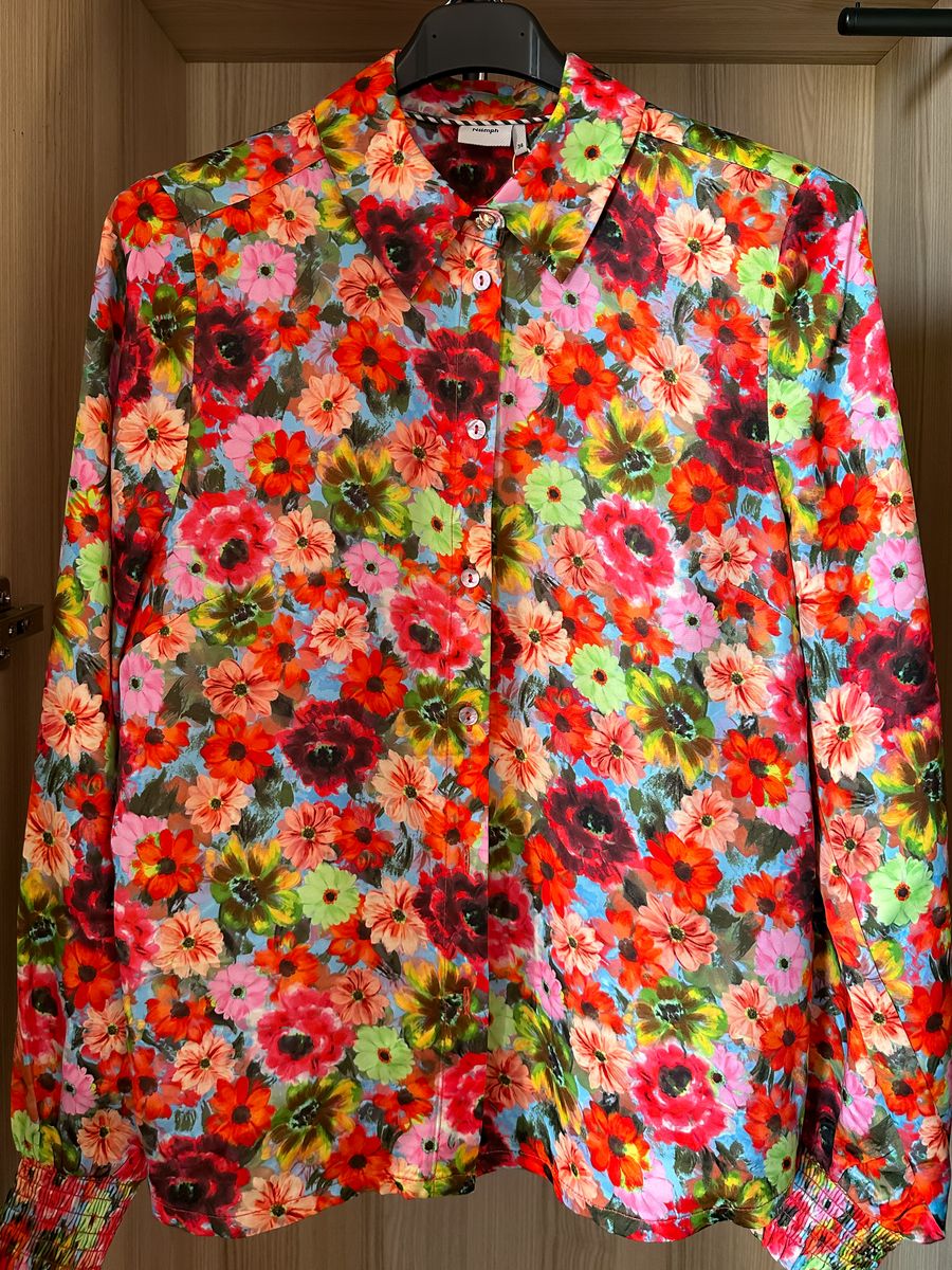 Numista Shirt Nümph